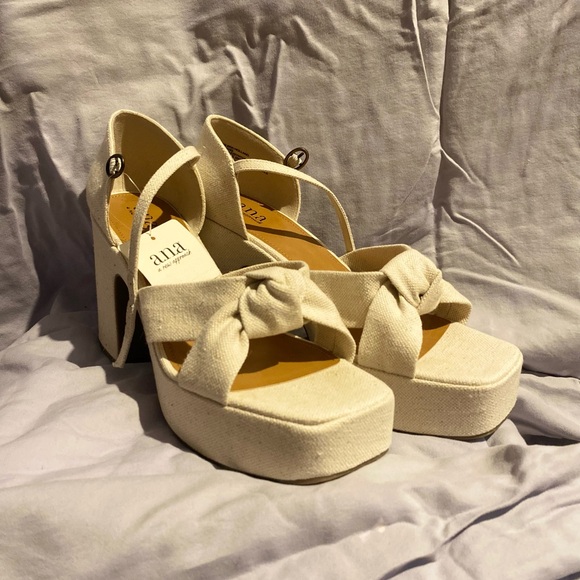 Wide heeled high heels, easy to walk in, with a bow by a.n.a - Picture 1 of 4